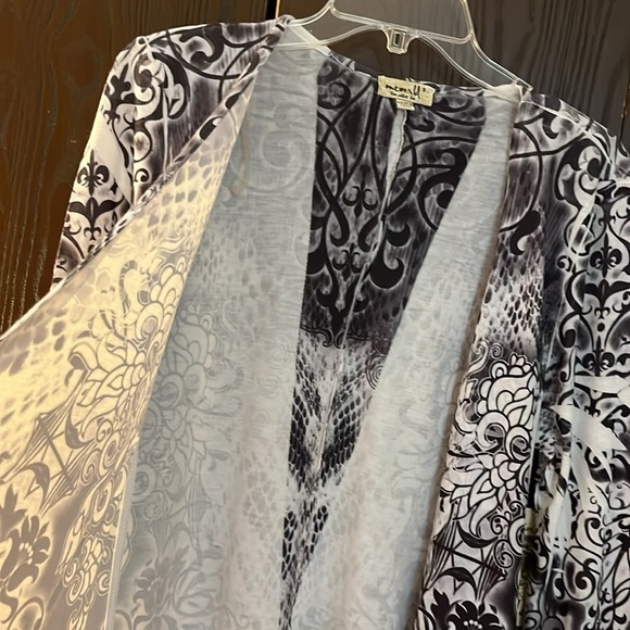 One World long sleeved shrug. Size Small NWT - Picture 3 of 10